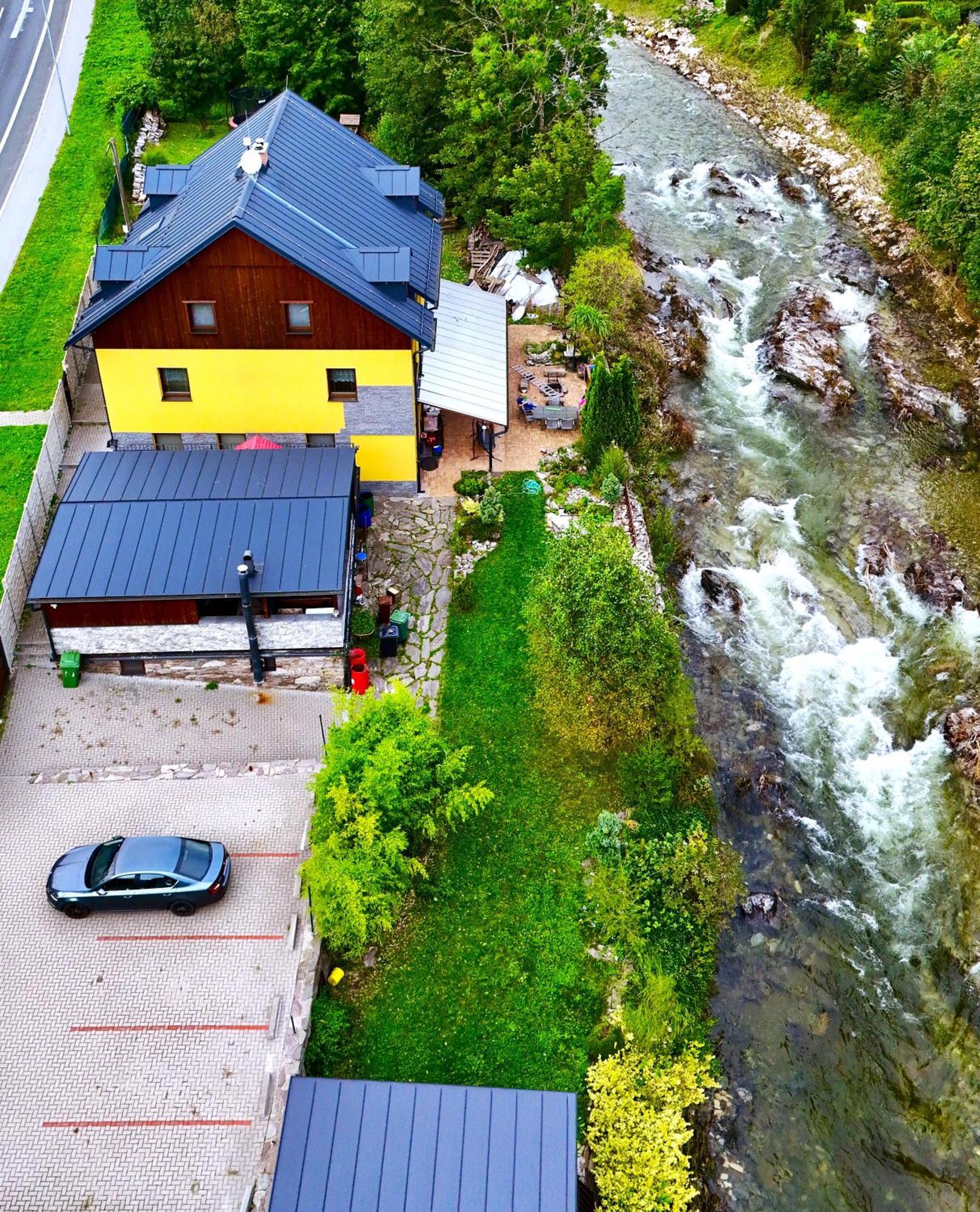Apartmany Nad Rekou Svoboda nad Upou Bagian luar foto